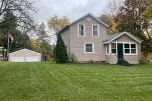 1014 N 5th St, Greenville, MI 48838 - Photo 1