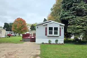 27 Locust Ct, Muskegon, MI 49445 - Photo 2