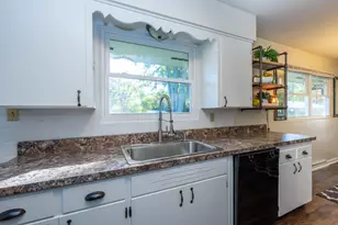 465 S West St, Coloma, MI 49038 - Photo 16