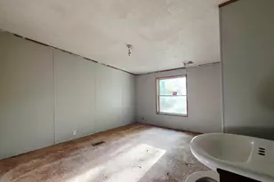 11640 W Deerfield Rd, Remus, MI 49340 - Photo 12