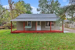 422 Wellington Ave, Battle Creek, MI 49037 - Photo 2