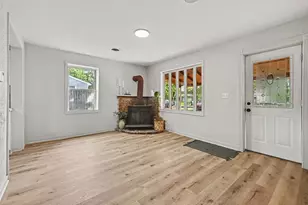 422 Wellington Ave, Battle Creek, MI 49037 - Photo 6
