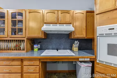 1074 Barrington NW #84, Grand Rapids, MI 49534 - Photo 8