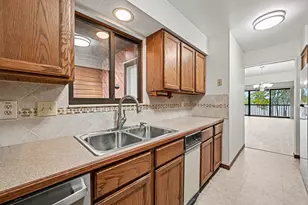 48181 Bayshore Dr, Belleville, MI 48111 - Photo 10
