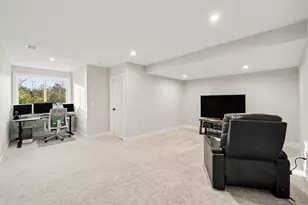8907 Barrington Ln, Jenison, MI 49428 - Photo 14
