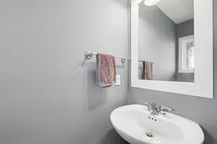8907 Barrington Ln, Jenison, MI 49428 - Photo 10