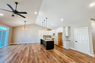 233 Auseon Ct, Hillsdale, MI 49242 - Photo 6