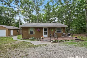 7811 E Chickasaw Trail, Branch, MI 49402 - Photo 1