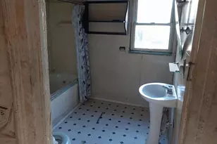 1810 Carroll St, Saginaw, MI 48601 - Photo 8