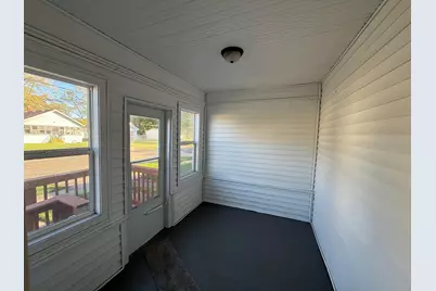227 E Prospect Street, Jackson, MI 49203 - Photo 2