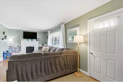 758 The Pkwy Street, Jackson, MI 49203 - Photo 2
