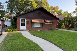 20449 Hunt Club Dr, Harper Woods, MI 48225 - Photo 2