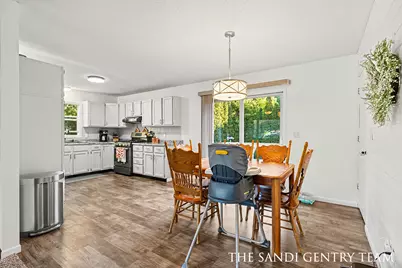 14734 160th Avenue, Grand Haven, MI 49417 - Photo 10