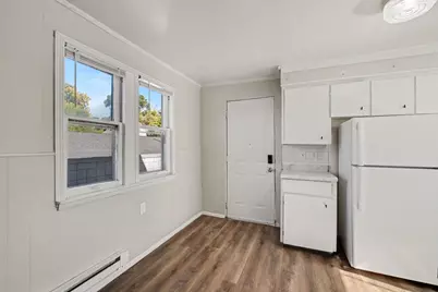 856 Lafayette Avenue NE, Grand Rapids, MI 49503 - Photo 4