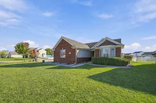 733 Sommersby St, Dundee, MI 48131 - Photo 2