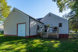 406 W 3rd St, Buchanan, MI 49107 - Photo 36
