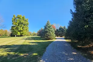 1633 Meadow Ln, Hillsdale, MI 49242 - Photo 12