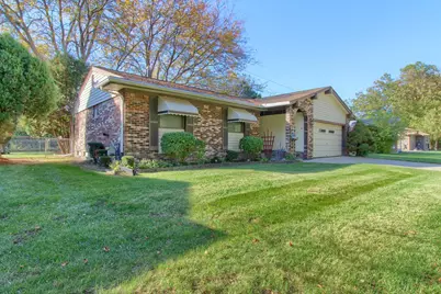 18152 Alvaro Avenue, Brownstown, MI 48193 - Photo 2