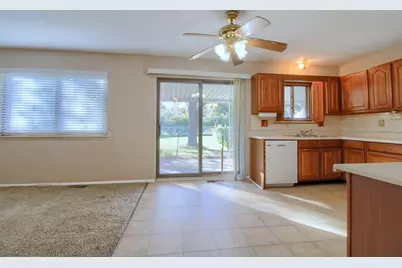 18152 Alvaro Avenue, Brownstown, MI 48193 - Photo 12