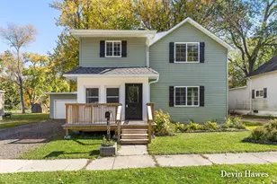 180 Loomis St, Sparta, MI 49345 - Photo 1
