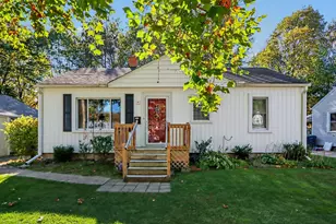 1019 Clover St, Kalamazoo, MI 49008 - Photo 1
