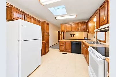 102 Saint Ives N, Lansing, MI 48906 - Photo 12
