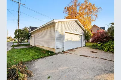 409 N Gaylord Avenue, Ludington, MI 49431 - Photo 28