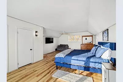 409 N Gaylord Avenue, Ludington, MI 49431 - Photo 20