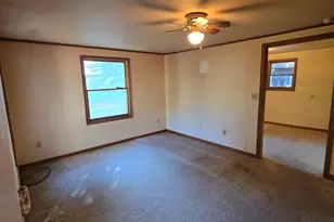 187 W Ferney St, Clarksville, MI 48815 - Photo 4