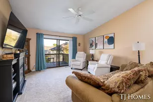 8775 Courtland Dr NE, Rockford, MI 49341 - Photo 10
