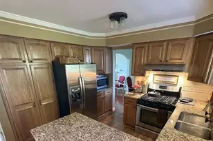 19339 Hampton St, Riverview, MI 48193 - Photo 8