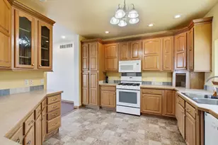 629 S Shore Dr, Portage, MI 49002 - Photo 10