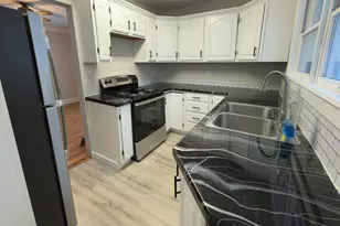 1511 Robertson Ave, Lansing, MI 48915 - Photo 4