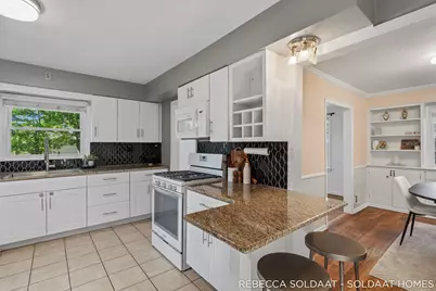 1837 Chamberlain Avenue SE, Grand Rapids, MI 49506 - Photo 16
