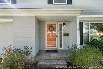 1837 Chamberlain Avenue SE, Grand Rapids, MI 49506 - Photo 4