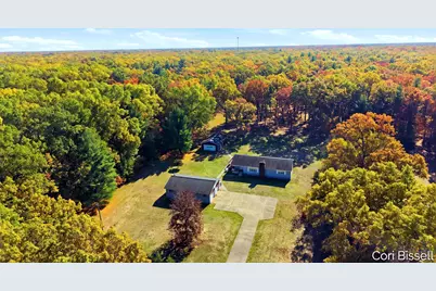 5885 E Summit Avenue, Fruitport, MI 49415 - Photo 32
