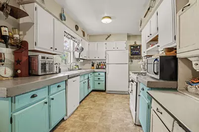 319 W Willard Street, Paw Paw, MI 49079 - Photo 6