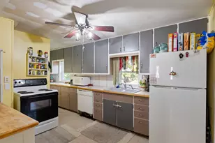 127 S Oak St, Evart, MI 49631 - Photo 16