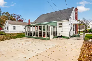 2118 Oak Ave, Muskegon, MI 49445 - Photo 2