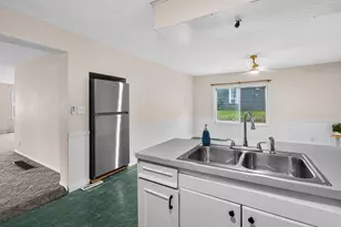 236 E Center St, Coloma, MI 49038 - Photo 12