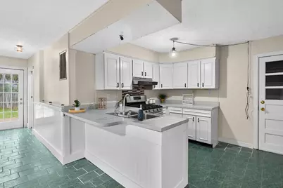 236 E Center Street, Coloma, MI 49038 - Photo 6