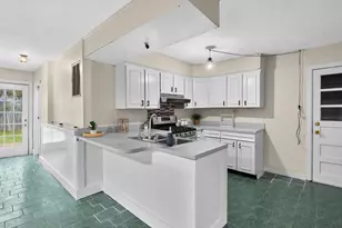 236 E Center St, Coloma, MI 49038 - Photo 6