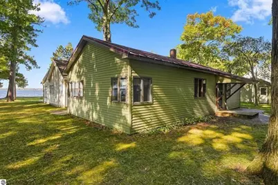 107 Sunset Avenue, Cadillac, MI 49601 - Photo 2