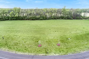 4800 Nantucket Dr, Jackson, MI 49201 - Photo 1