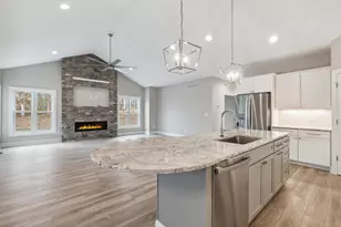 1140 Lochaven Cir, Hillsdale, MI 49242 - Photo 1