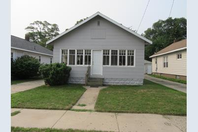 747 Young Avenue - Photo 1
