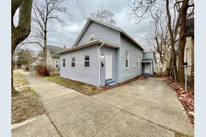 758 W Forest Avenue - Photo 1