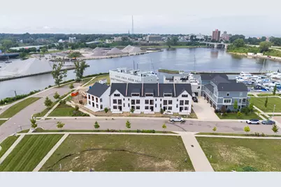 978 Harbor Drive E, Saint Joseph, MI 49085 - Photo 1