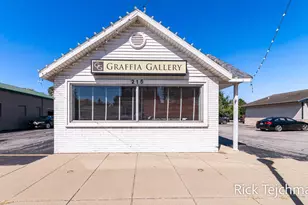 215 W Savidge St, Spring Lake, MI 49456 - Photo 1