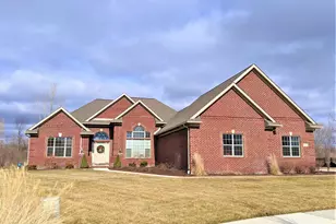 8187 Hunters Ridge Dr, Newport, MI 48166 - Photo 1